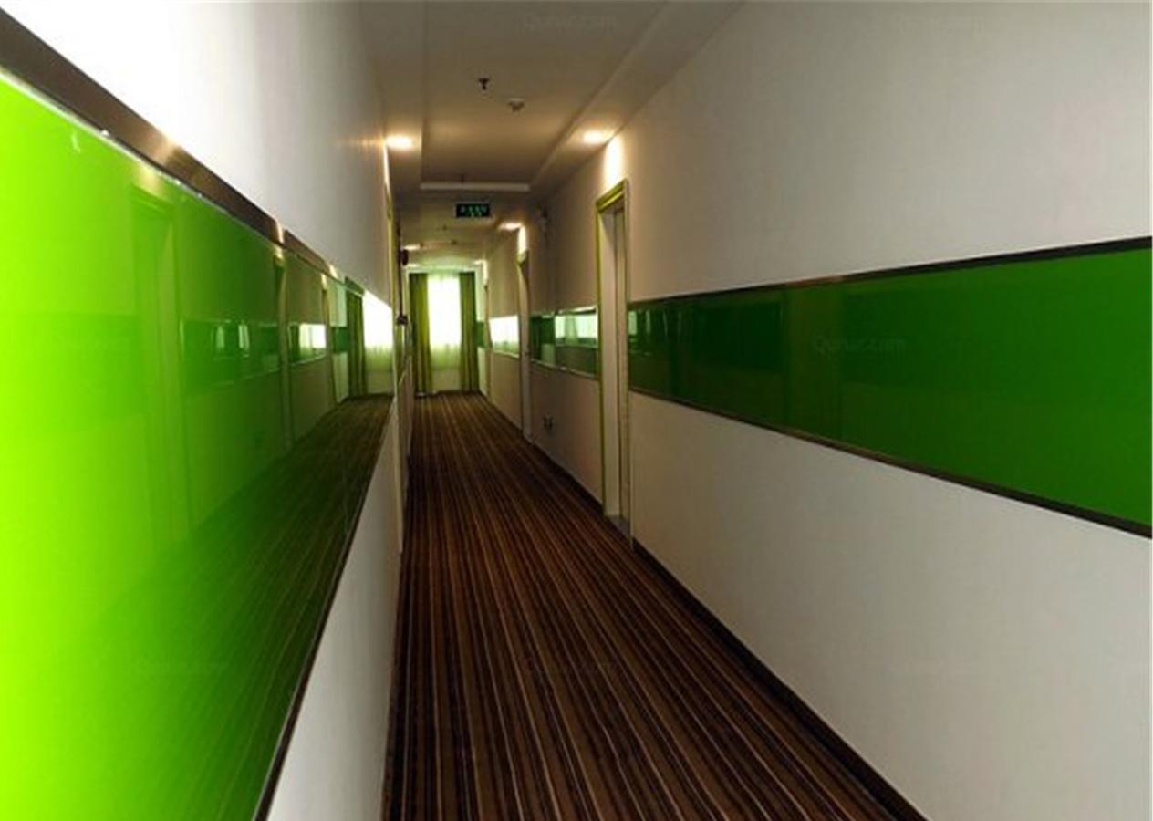 V8 Hotel Xilang Subway Branch Cantón Exterior foto